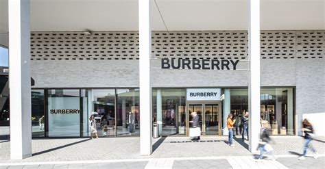 Geschäfte für BURBERRY in Passau und Umgebung